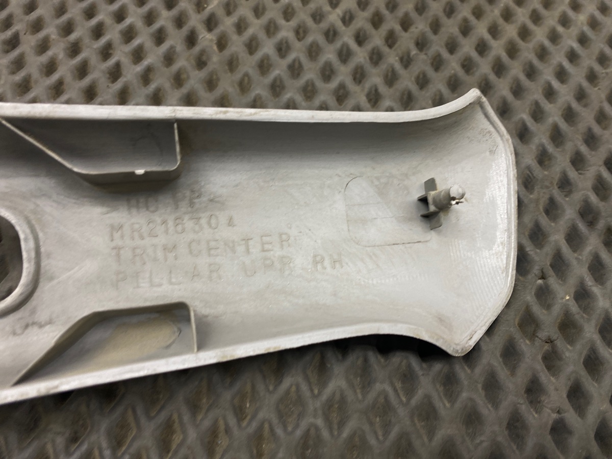 Накладка на стойку кузова правая Legnum 1997 E-EC1W 4G93