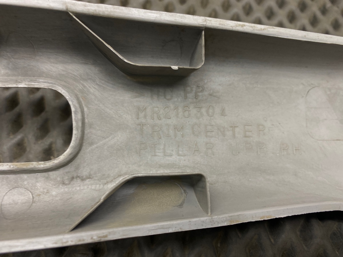 Накладка на стойку кузова правая Legnum 1997 E-EC1W 4G93