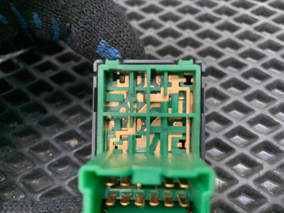 Блок управления зеркалами Avenir 2000 GF-PW11 SR20DE Блок управления зеркалами Avenir 2000 GF-PW11 SR20DE