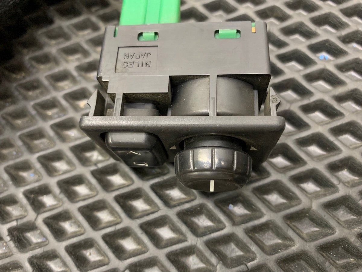 Блок управления зеркалами Avenir 2000 GF-PW11 SR20DE Блок управления зеркалами Avenir 2000 GF-PW11 SR20DE