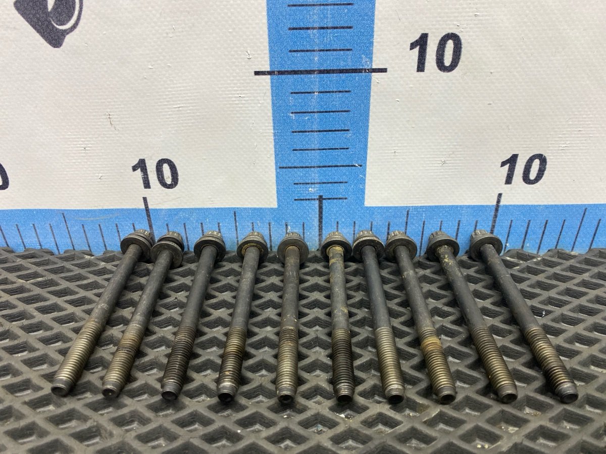 Болт головки блока цилиндров Mitsubishi Lancer Cedia 2001 CS2A 4G15 MD355550 Б/У