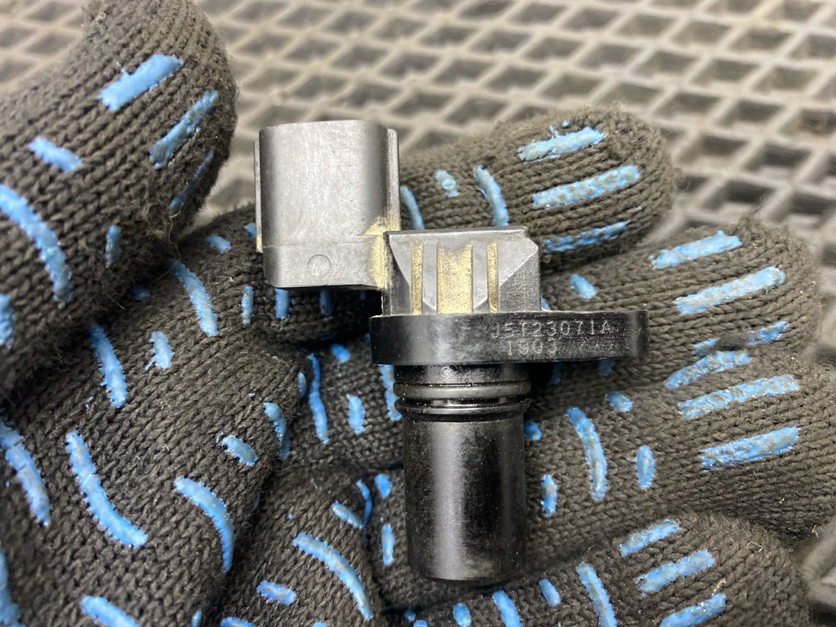 Датчик положения распредвала Mitsubishi Lancer Cedia CS2A 4G15