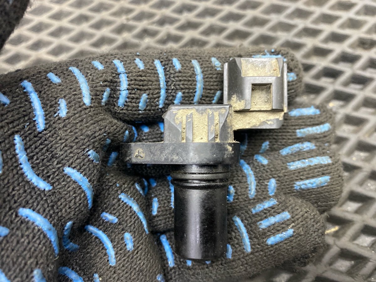 Датчик положения распредвала Lancer Cedia 2001 CS2A 4G15