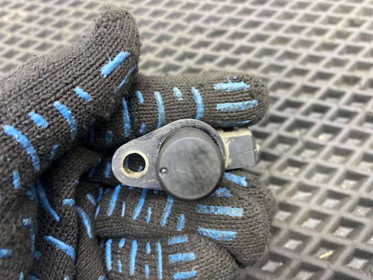 Датчик положения распредвала Lancer Cedia 2001 CS2A 4G15