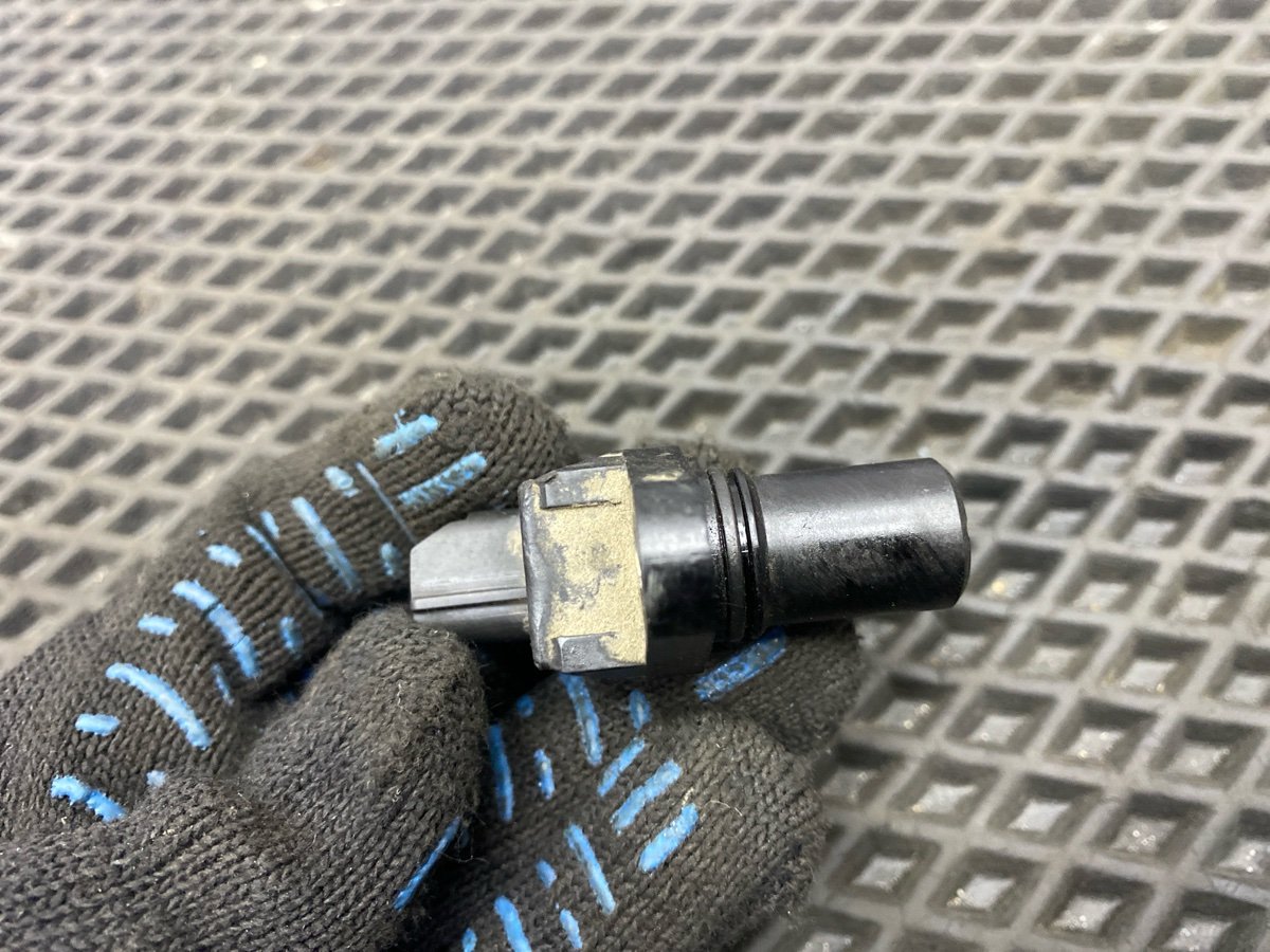 Датчик положения распредвала Lancer Cedia 2001 CS2A 4G15