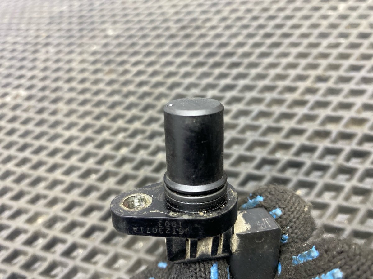 Датчик положения распредвала Lancer Cedia 2001 CS2A 4G15