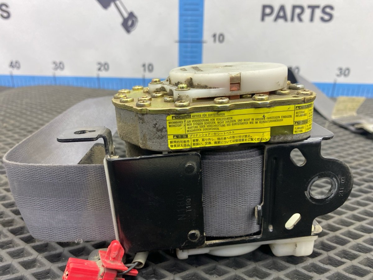 Ремень безопасности передний Mitsubishi Lancer Cedia CS2A 4G15 Ремень безопасности передний Mitsubishi Lancer Cedia CS2A 4G15