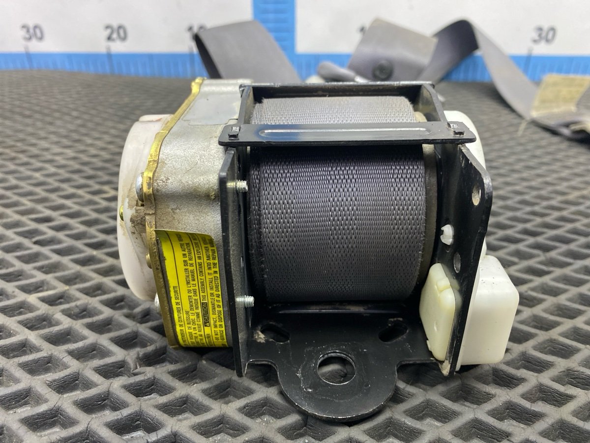 Ремень безопасности передний Lancer Cedia 2001 CS2A 4G15 Ремень безопасности передний Lancer Cedia 2001 CS2A 4G15