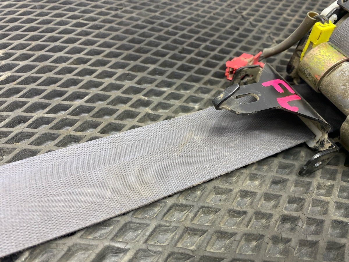 Ремень безопасности передний Lancer Cedia 2001 CS2A 4G15 Ремень безопасности передний Lancer Cedia 2001 CS2A 4G15