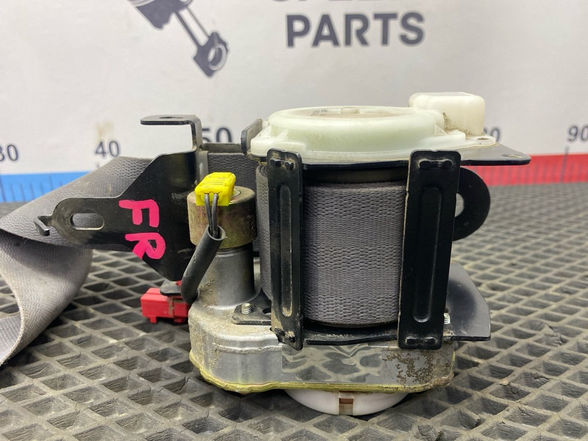 Ремень безопасности передний Lancer Cedia 2001 CS2A 4G15 Ремень безопасности передний Lancer Cedia 2001 CS2A 4G15