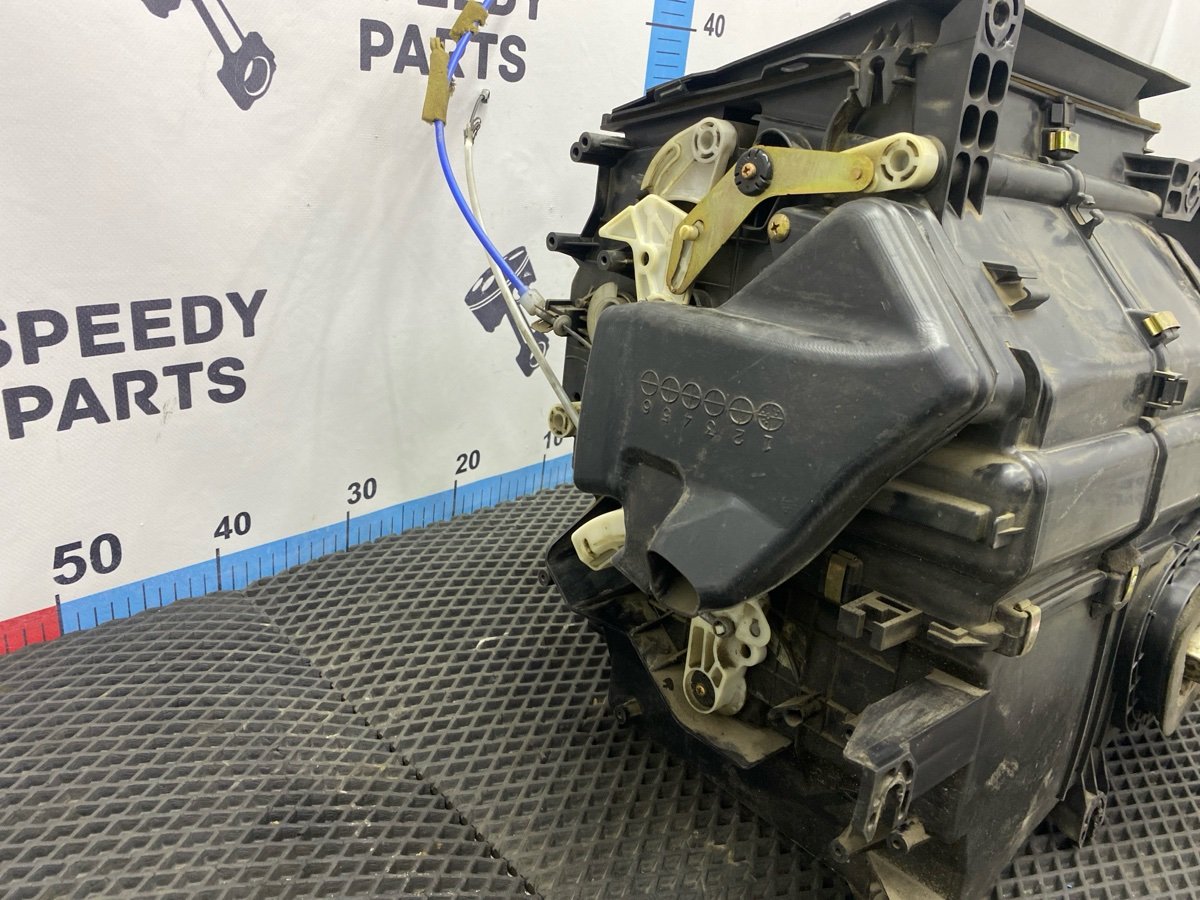 Корпус печки Lancer Cedia 2001 CS2A 4G15