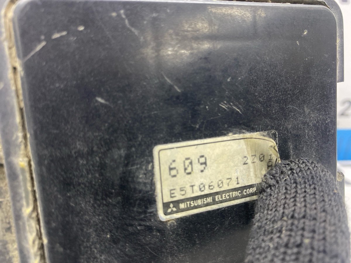 Датчик массового расхода воздуха RVR 1992 N23W 4G63