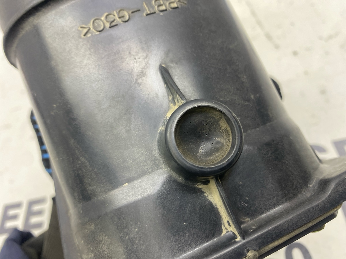 Датчик массового расхода воздуха RVR 1992 N23W 4G63