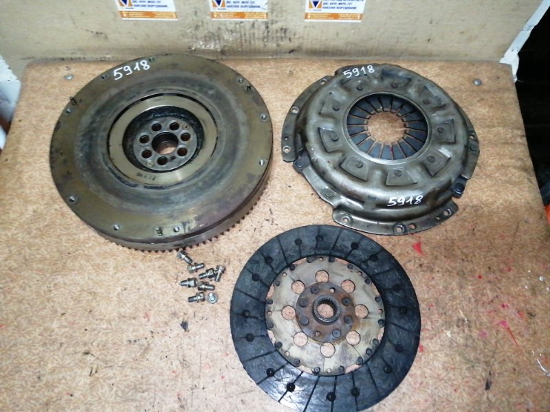 Маховик Nissan Elgrand QD32 Маховик Nissan Elgrand QD32