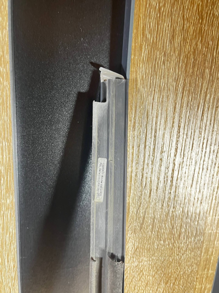 Бархотка внешняя задняя левая Opel Astra J