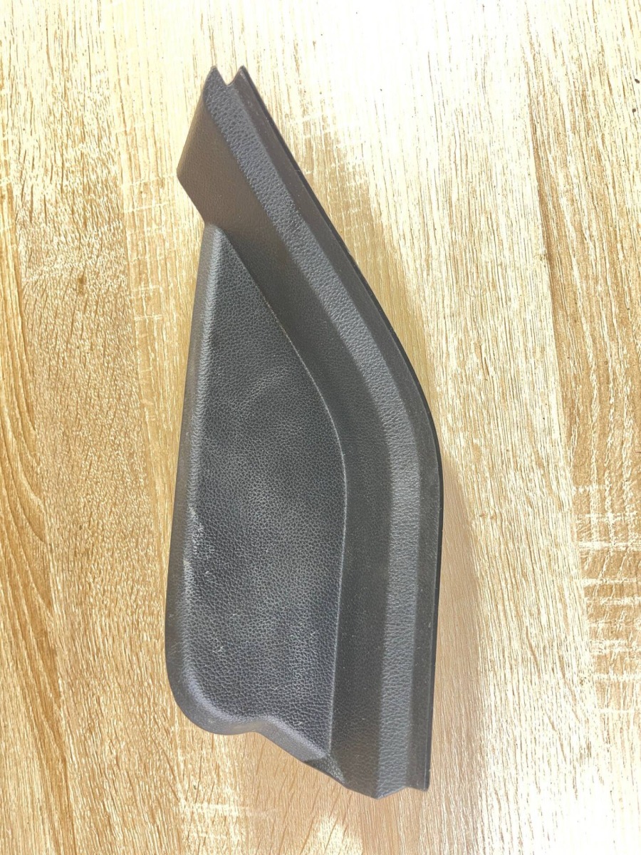 Накладка на торпедо левая Opel Astra 2013 J 13382638 Б/У