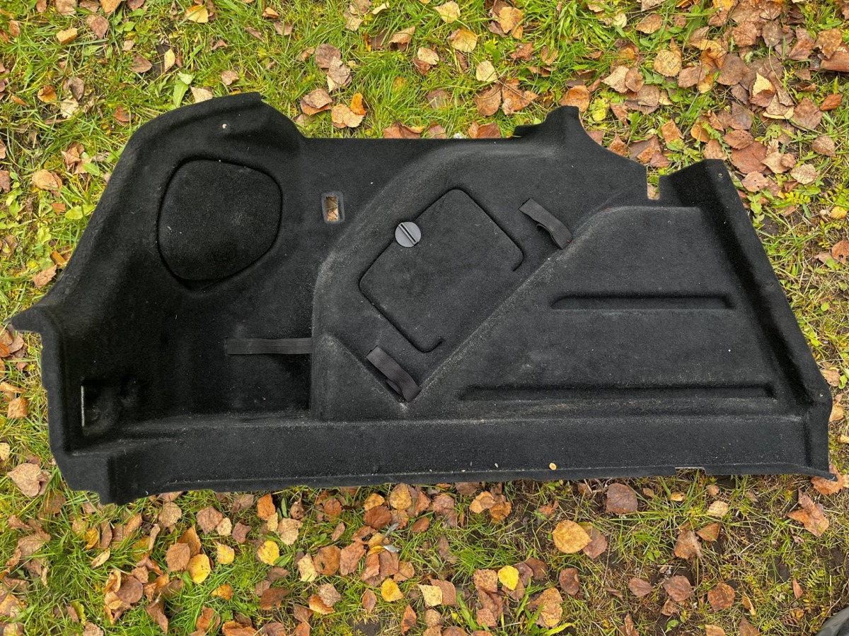 Обшивка багажника левая Opel Astra 2013 J 13365510 Б/У