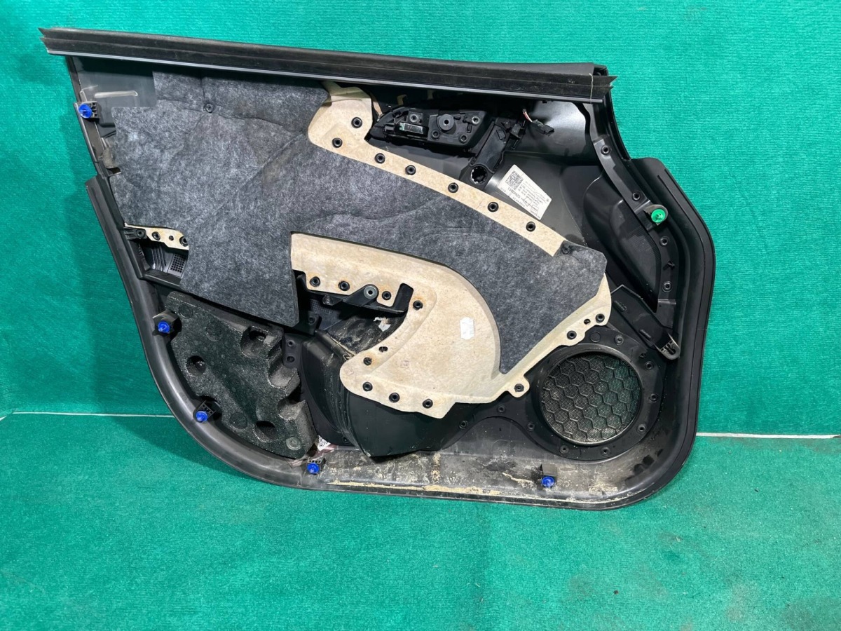 Обшивка двери Opel Astra J