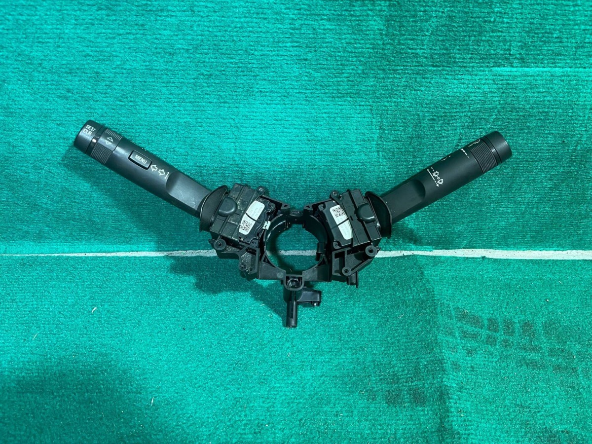 Переключатель подрулевой Opel Astra 2013 J 20941129 Б/У