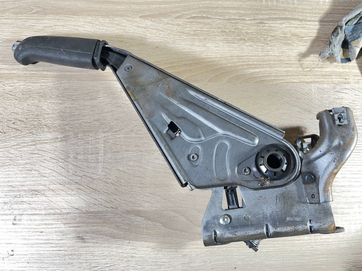 Ручка ручного тормоза Opel Astra 11328386 Б/У