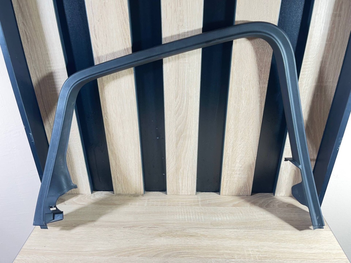 Уплотнитель стекла двери задний Opel Astra 2013 J 13264861 Б/У