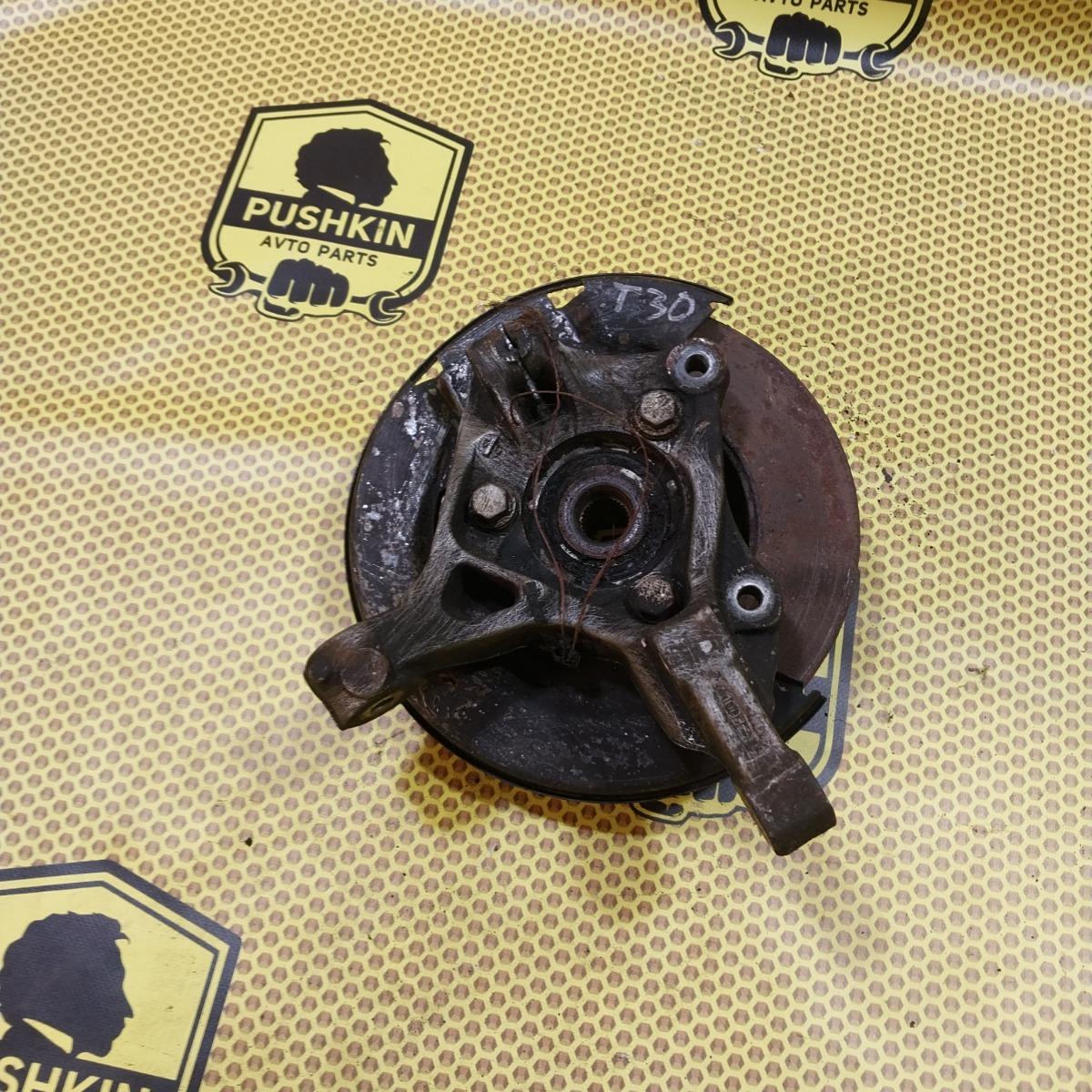 Кулак поворотный цапфа передний правый Opel Astra J