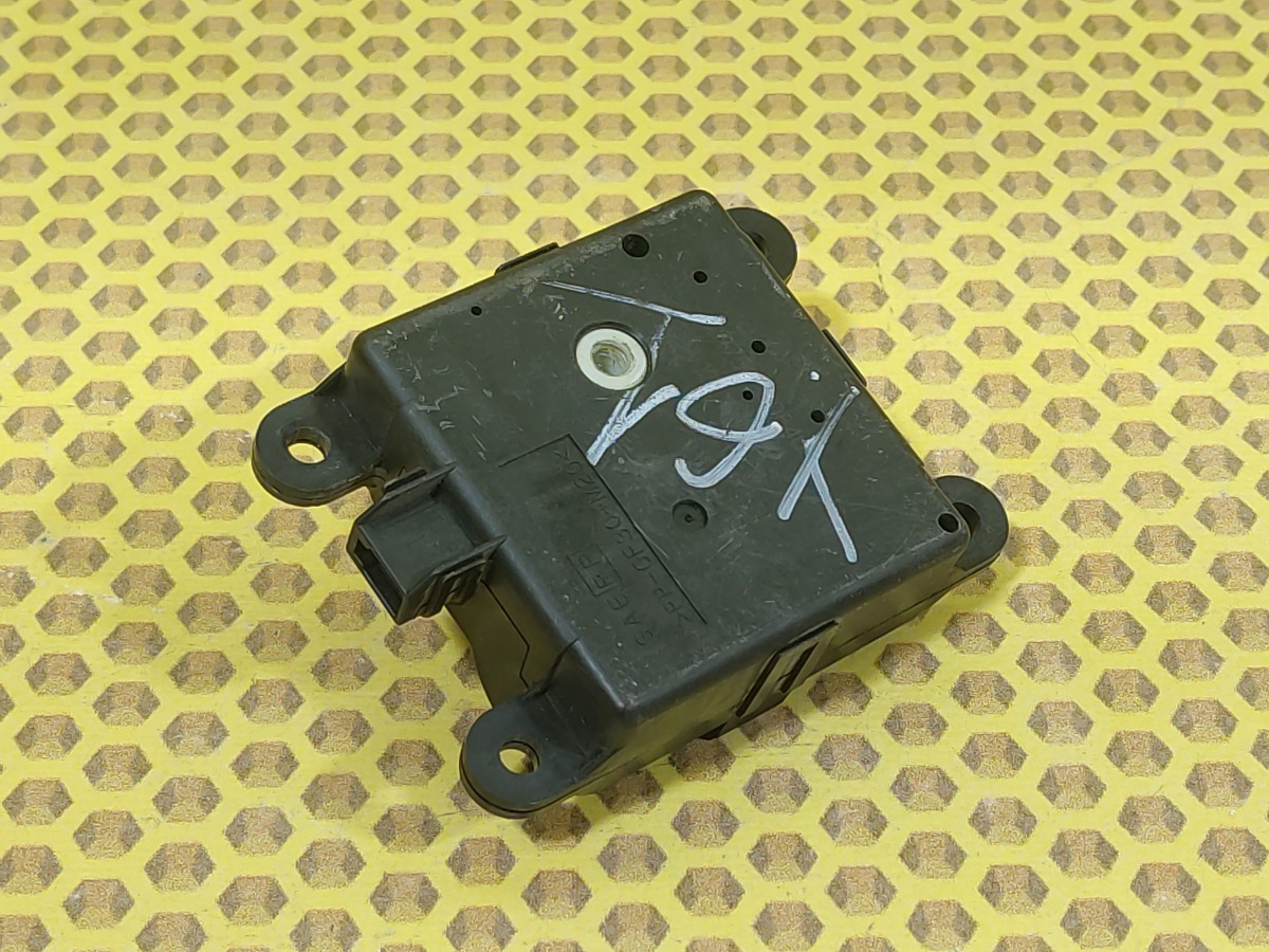 Сервопривод заслонок печки Nissan Patrol 2004 Y61 ZD30DDTI 2R750 30840 Б/У