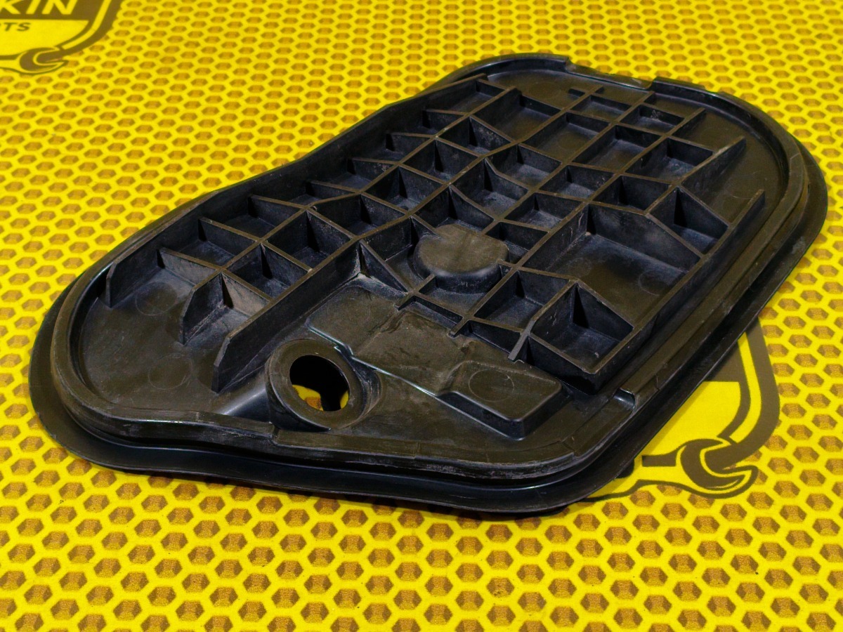 Накладка на дверь внутренняя передняя правая Skoda Rapid NH3 CFNA