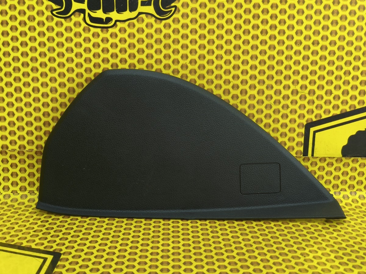 Накладка торпедо торцевая левая Skoda Octavia 2016 A7 CJSA 5E0857503 Б/У