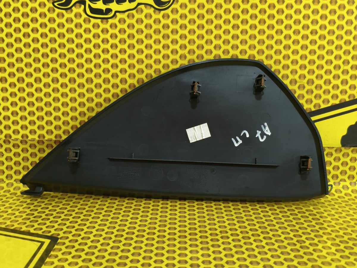 Накладка торпедо торцевая левая Octavia 2016 A7 CJSA