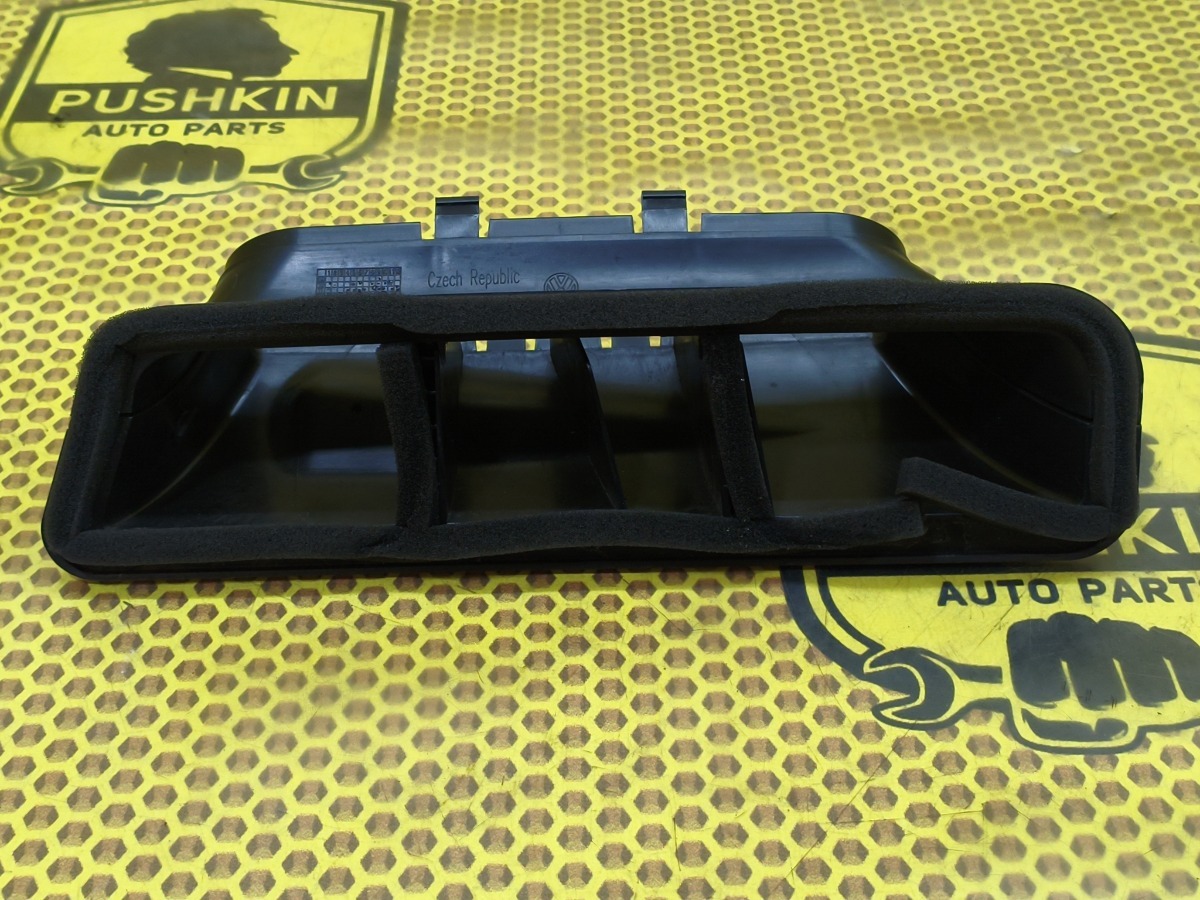 Воздуховод отопителя на торпедо Volkswagen Polo 2016 MK2 CWVA 6RU815077 Б/У