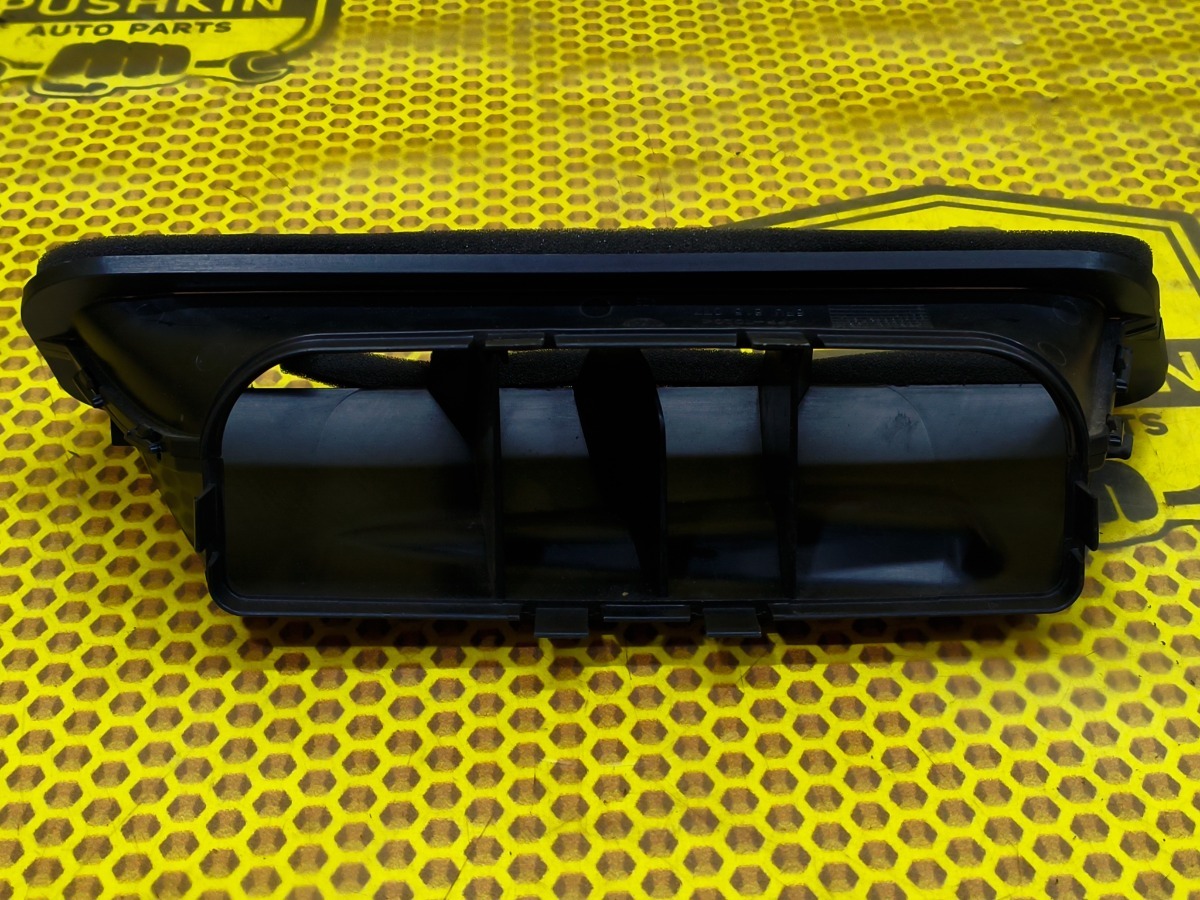 Воздуховод отопителя на торпедо Polo 2016 MK2 CWVA