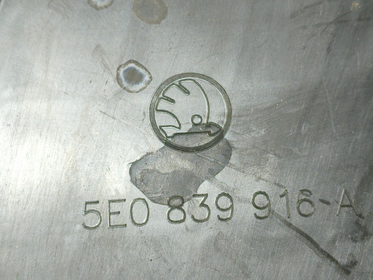 Накладка на дверь задняя правая Octavia 2014 5E5 CHPA