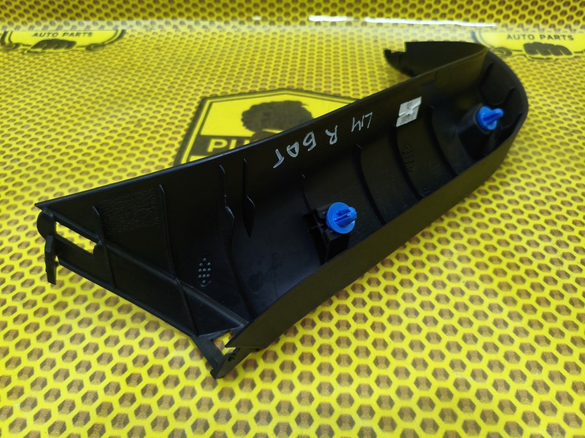 Обшивка крышки багажника правая IX35 2015 LM G4NA