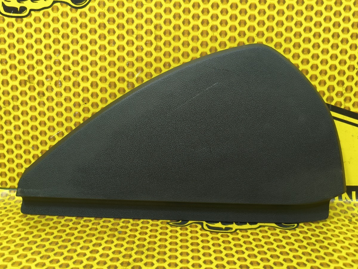 Накладка торпедо торцевая правая Skoda Rapid 2017 NH3 CWVB 5JA857504 Б/У