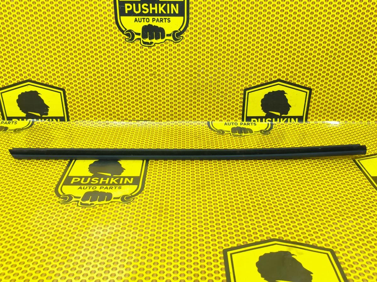 Бархотка внутренняя передняя правая Skoda Rapid 2017 NH3 CWVB 5JA837480B Б/У