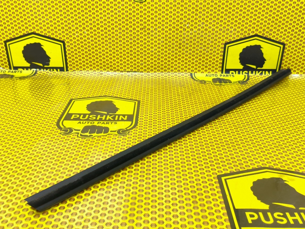 Бархотка внутренняя передняя правая Rapid 2017 NH3 CWVB