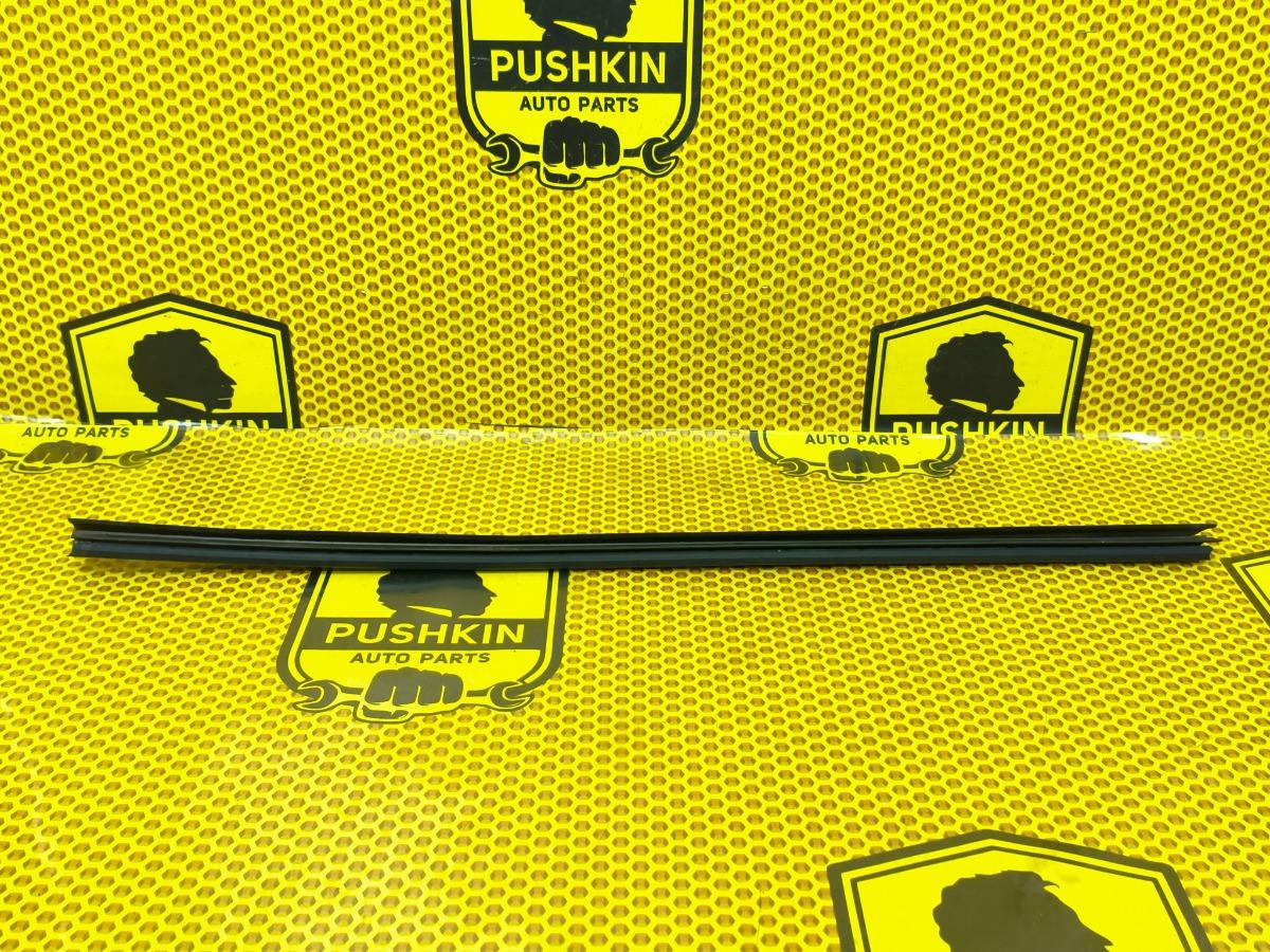 Бархотка внутренняя передняя правая Rapid 2017 NH3 CWVB