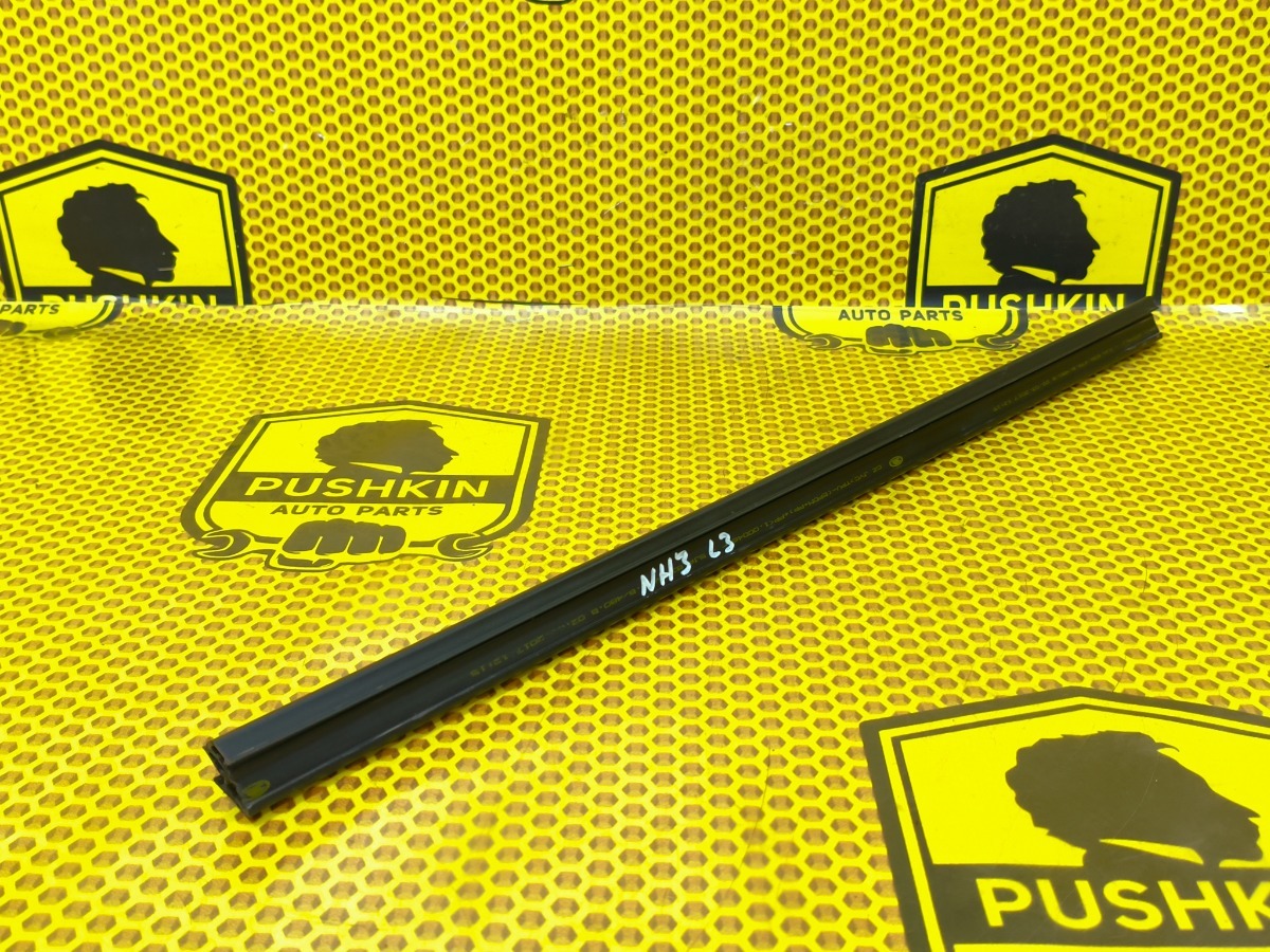 Бархотка внутренняя задняя левая Rapid 2017 NH3 CWVB