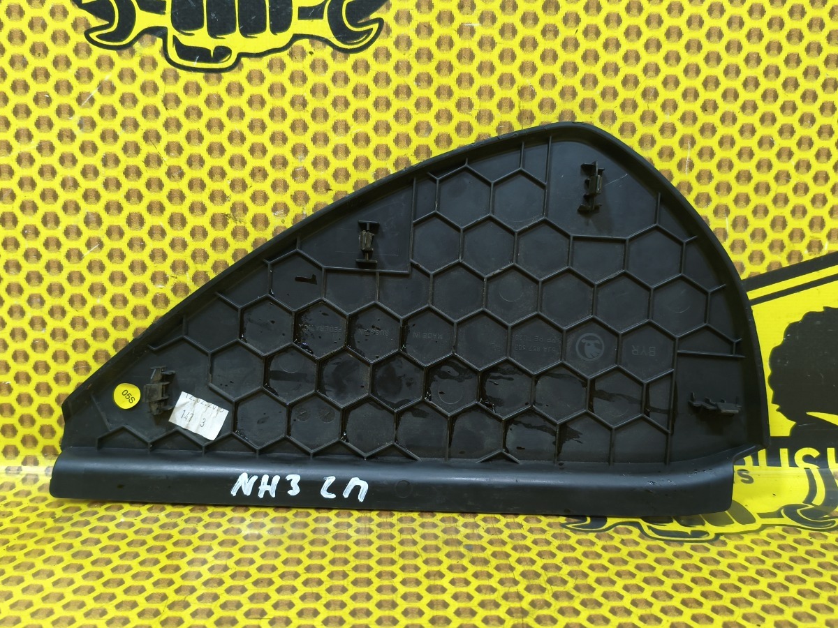 Накладка торпедо торцевая левая Rapid 2017 NH3 CWVB