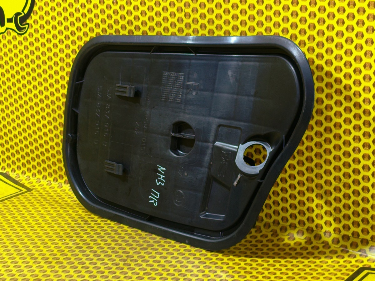 Накладка на дверь передняя правая Skoda Rapid NH3 CWVB