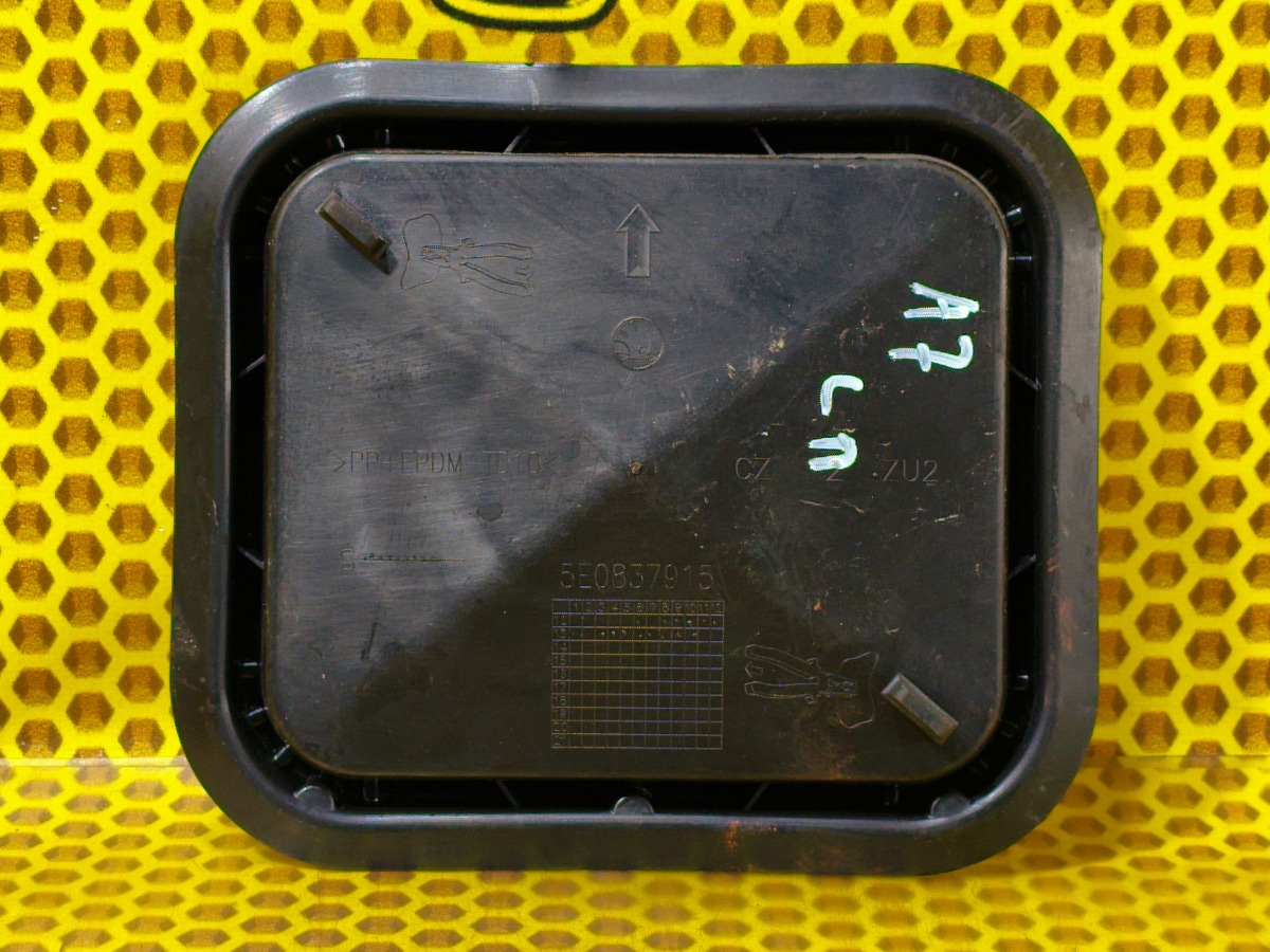 Заглушка двери передняя левая Skoda Octavia 2013 A7 CJSA 5E0837915 Б/У