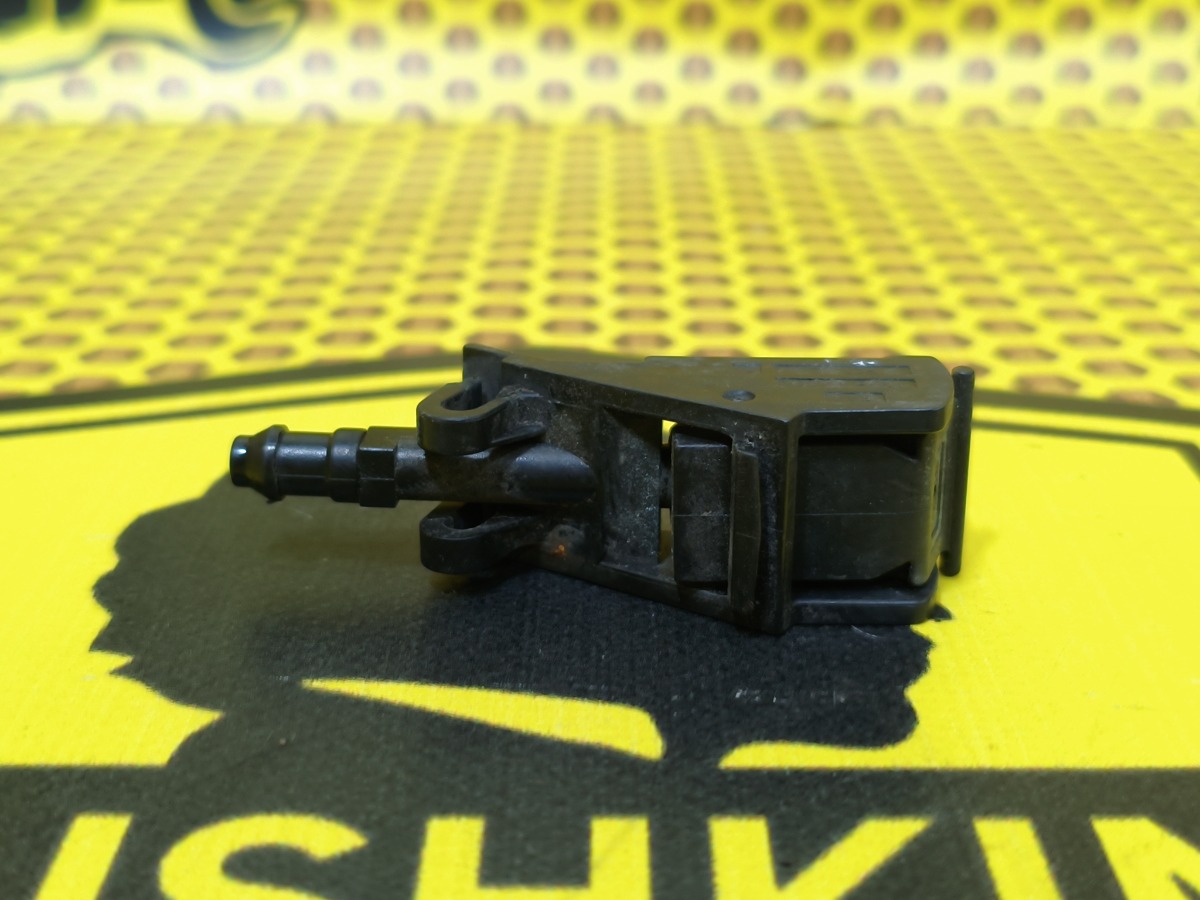 Форсунка омывателя лобового стекла левая Polo 2020 MK2 CWVA