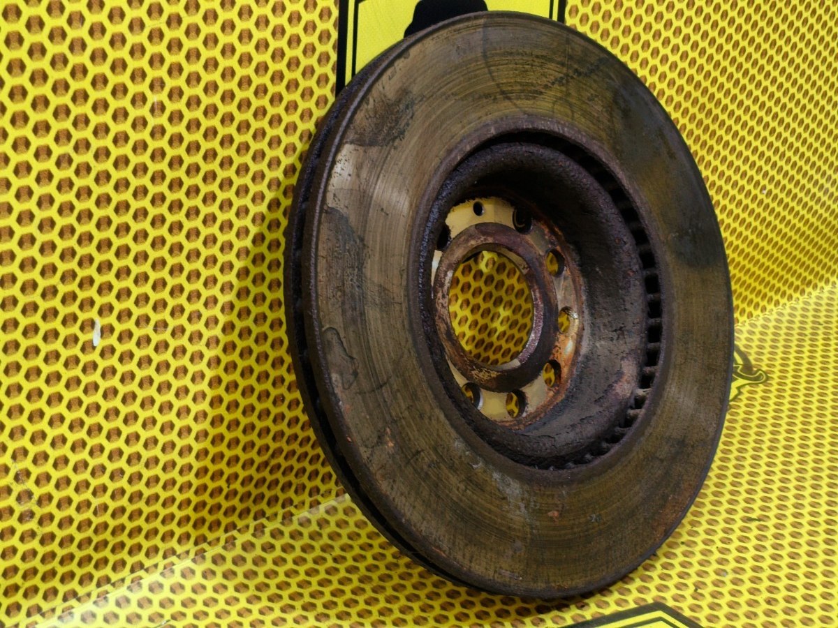 Диск тормозной передний правый Octavia 2014 A7 CJSA