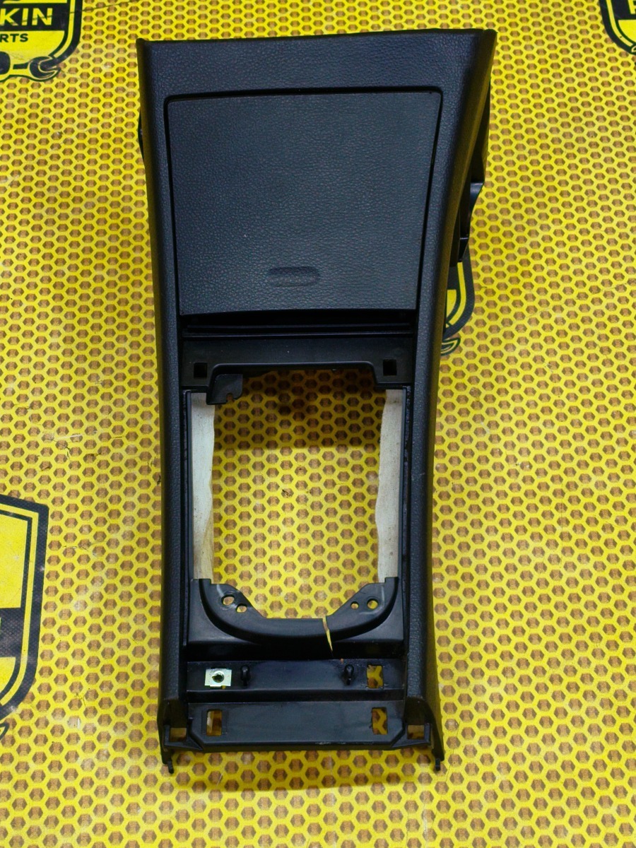 Консоль центральная Nissan Tiida 2008 C11 HR15DE 68430EE90A Б/У