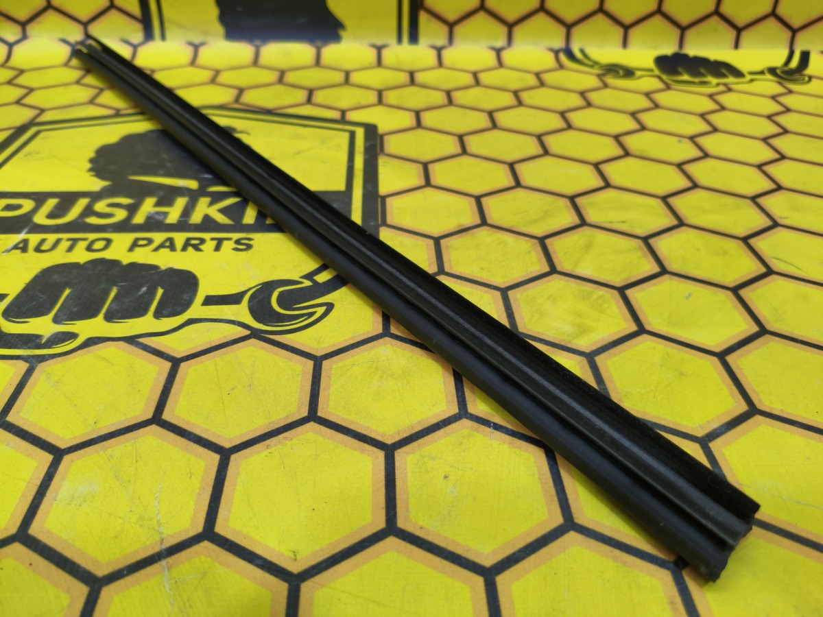 Бархотка внутренняя задняя правая Rapid 2019 NH3 CWVA