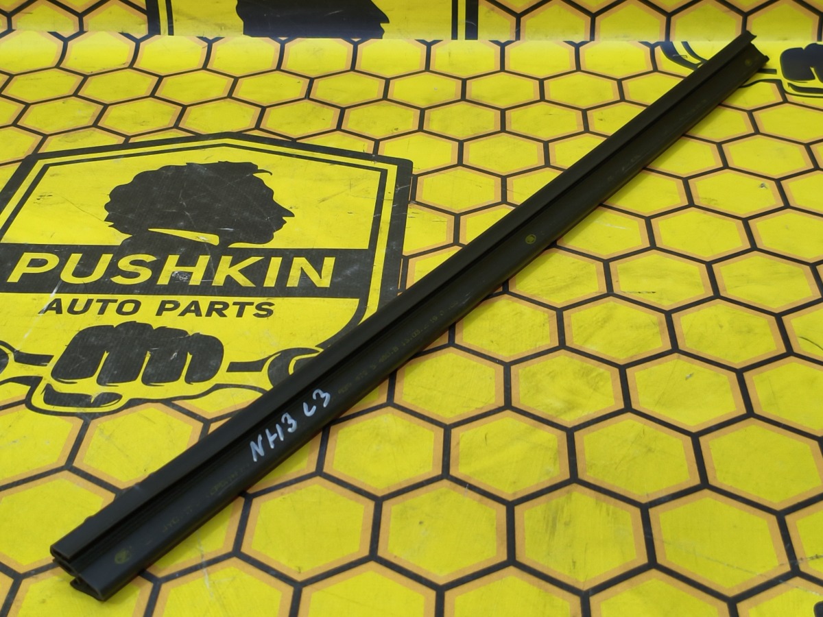 Бархотка внутренняя задняя левая Rapid 2019 NH3 CWVA