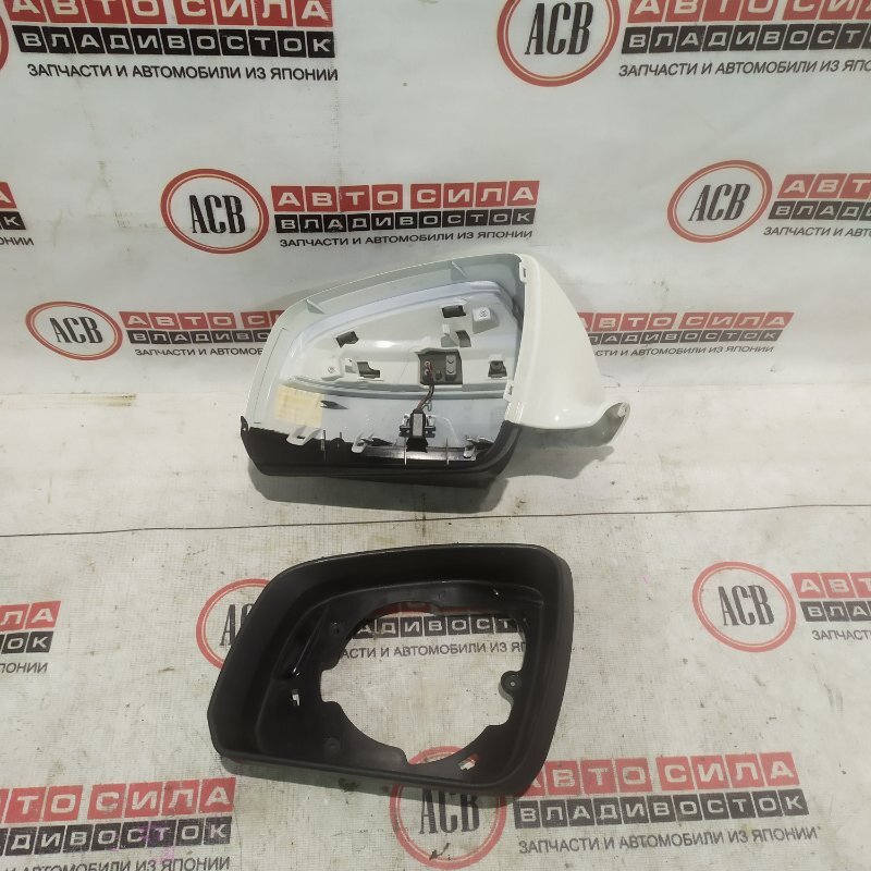 Накладки на зеркало левые C-CLASS W204 Накладки на зеркало левые C-CLASS W204