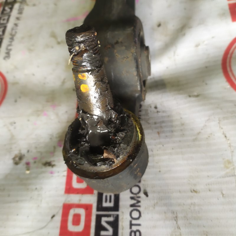 Рычаг нижний передний правый MITSUBISHI LEGNUM EC3W