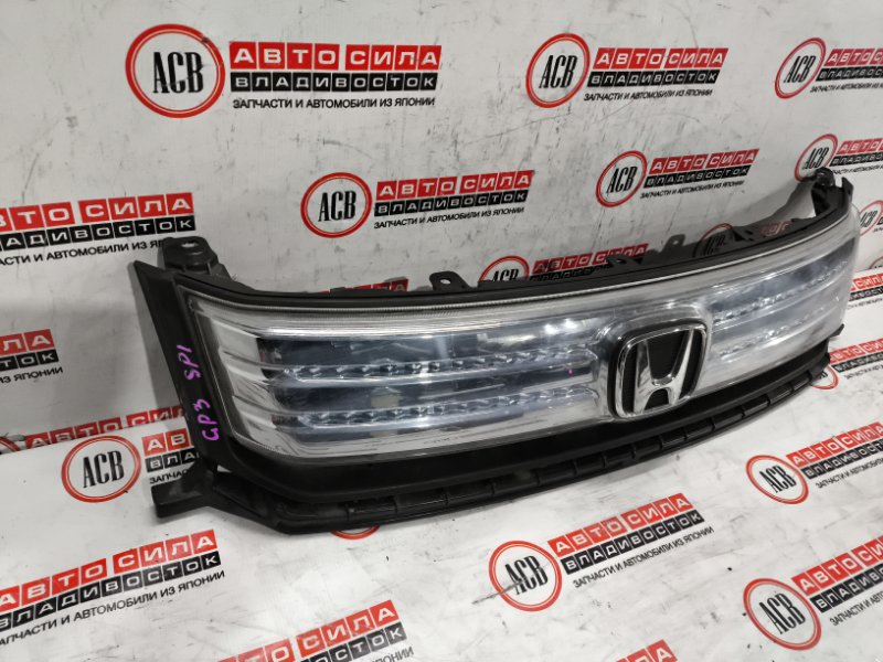 Решетка радиатора HONDA FREED SPIKE GP3